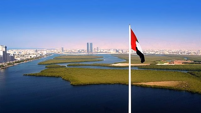 شعار شركة الحضارة كلين لخدمات التنظيف أثناء تنفيذ أعمال تنظيف في رأس الخيمة – أفضل شركة تنظيف توفر نتائج مضمونة وسريعة